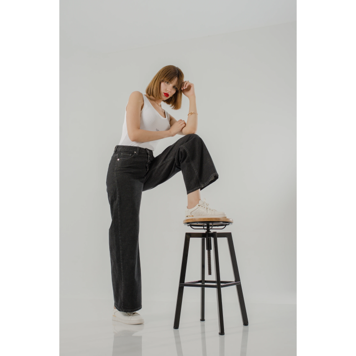 Jean Femme à Boutons – Coupe Large & Taille Haute