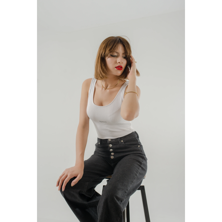 Jean Femme à Boutons – Coupe Large & Taille Haute