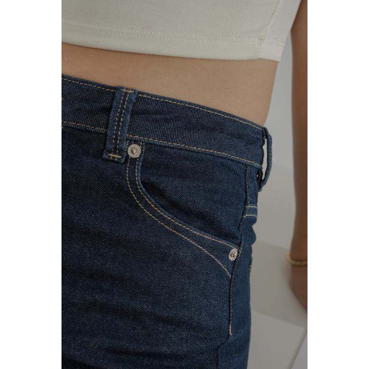 Jean Femme à Boutons – Coupe Large & Taille Haute