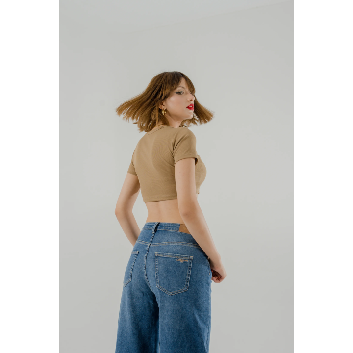 Jean Femme à Boutons – Coupe Large & Taille Haute