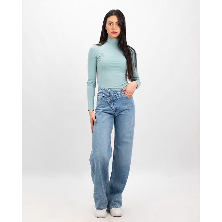 Jean large bouton croisé avec strass