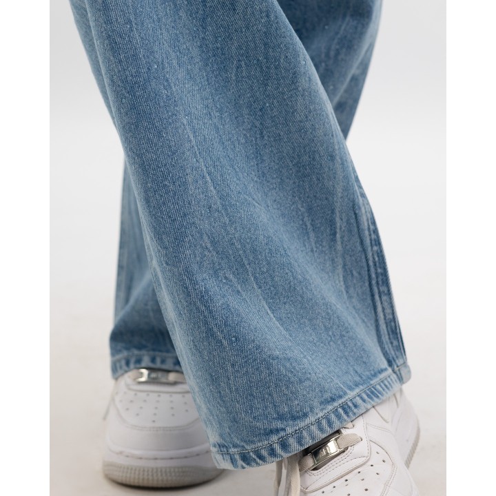 Jean large bouton croisé avec strass