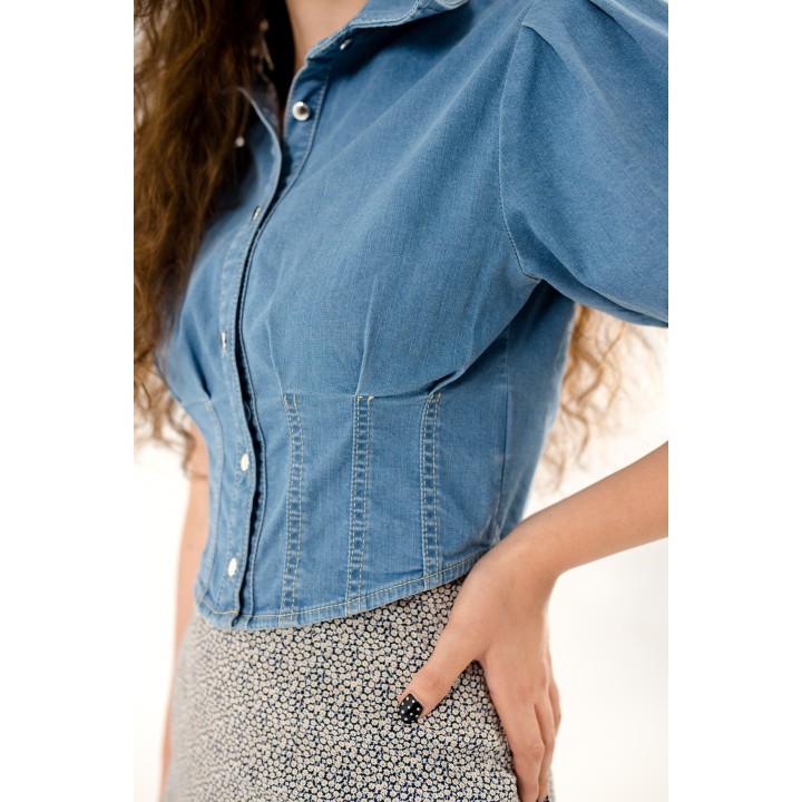 Chemise en jean cintrée à manches bouffantes