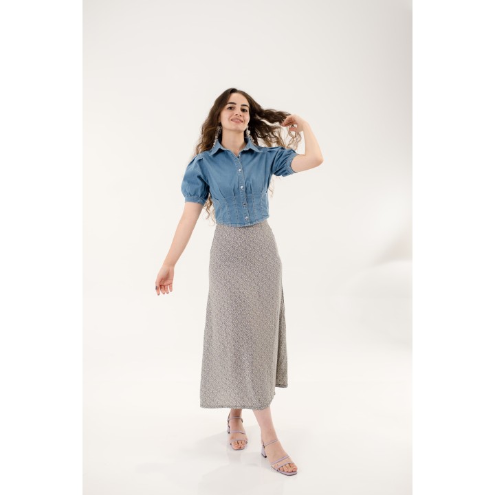Chemise en jean cintrée à manches bouffantes